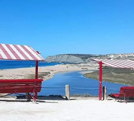 Alojamento Santa Helena * أدوس كونهادوس